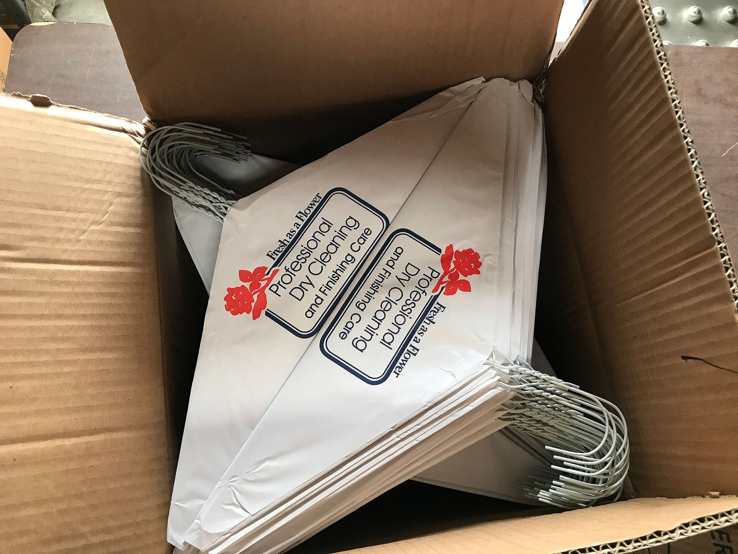 Cape Laundry Hangers 16" White 14.5 Gauge 500 Pcs